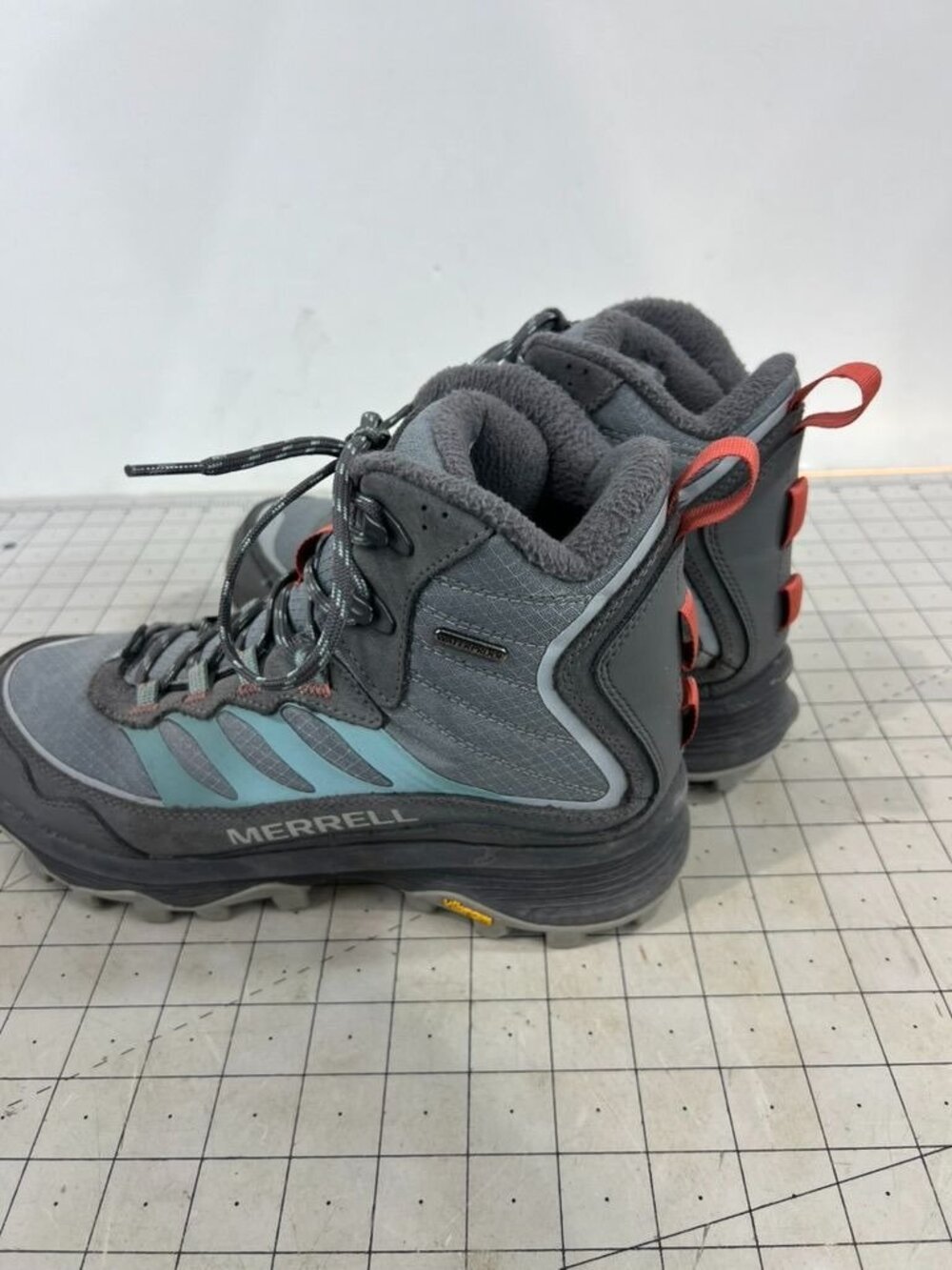 Merrell Women’s Waterproof Hiking Boots Vibram Sole Sz 9.5 US Gray & Red J067016 - Picture 6 of 11
